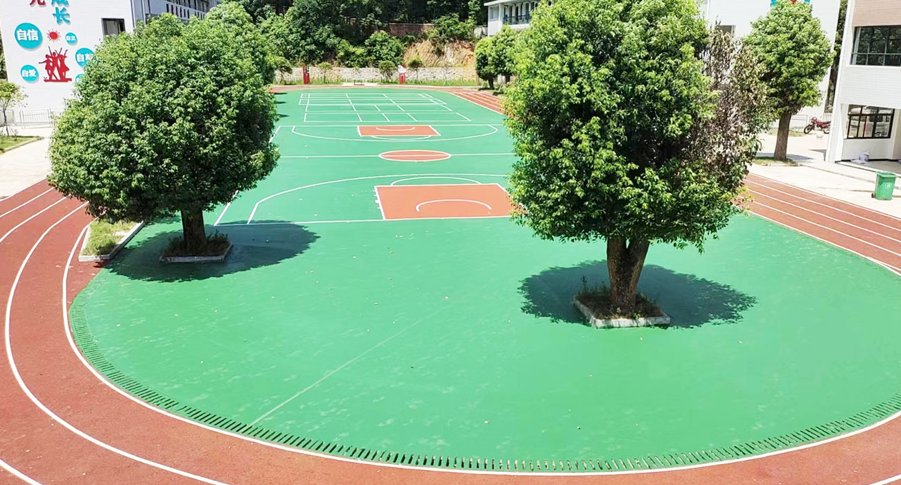 衡阳衡东特殊学校工程案例。跑道1200平方透气型，1300平方硅pu