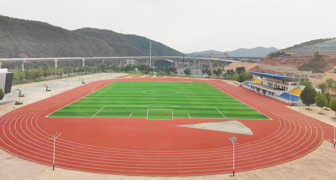 山西省临汾市古县第三中学跑道面积8000方