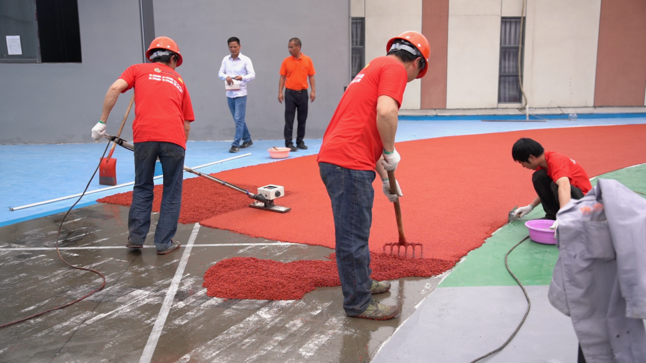 塑胶跑道厚度对运动性能的影响